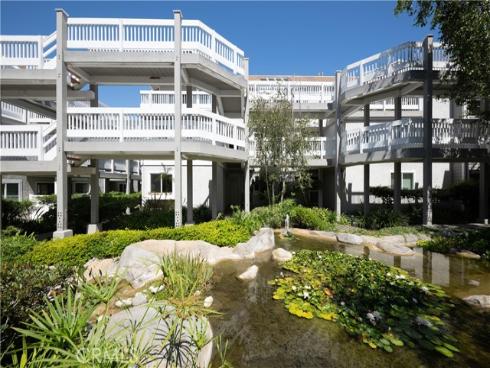4682  Warner  C110 , Huntington Beach, CA