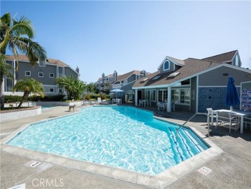 4682  Warner  C110 , Huntington Beach, CA