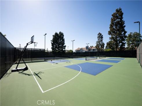4682  Warner  C110 , Huntington Beach, CA