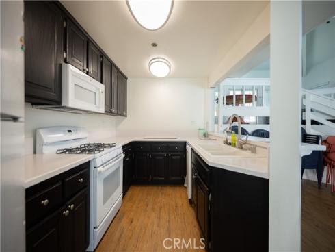 4682  Warner  C110 , Huntington Beach, CA