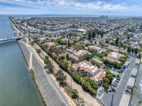 21372 Brookhurst 322 Street, Huntington Beach, CA
