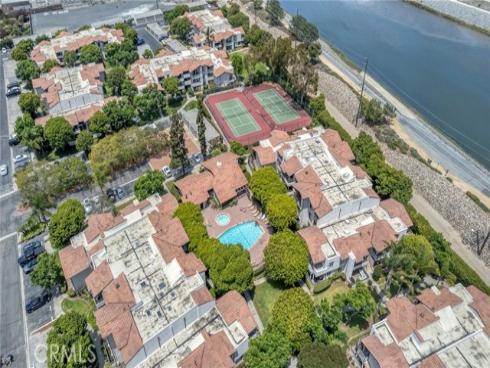 21372 Brookhurst 322 Street, Huntington Beach, CA