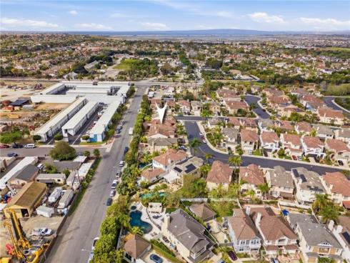 7124 Forest Glen Drive, Huntington Beach, CA