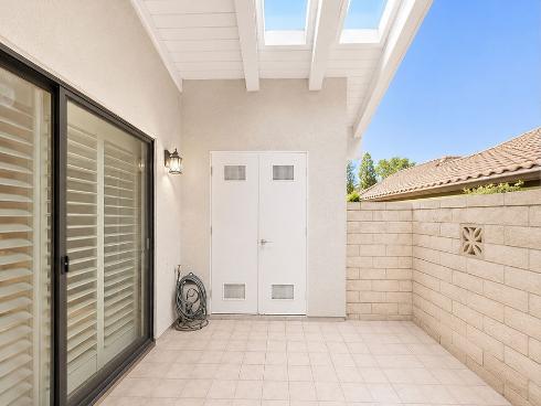8877 Tulare 313D Drive, Huntington Beach, CA