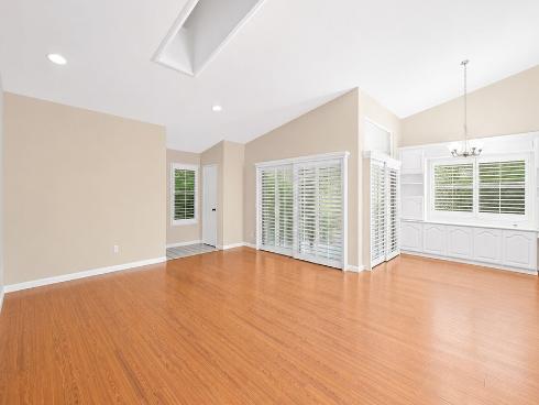 8877 Tulare 313D Drive, Huntington Beach, CA