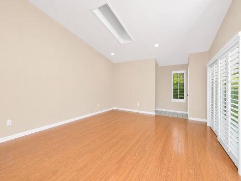 8877 Tulare 313D Drive, Huntington Beach, CA