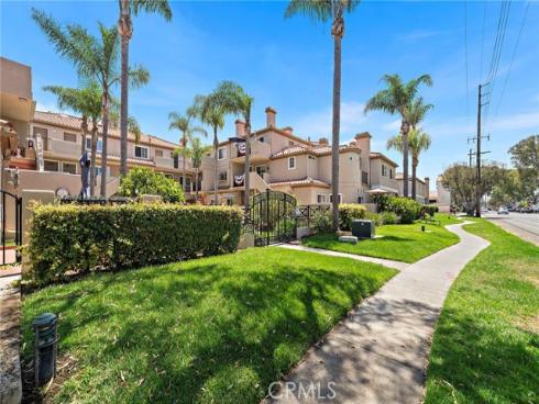 606 Lake Street 23 , Huntington Beach, CA