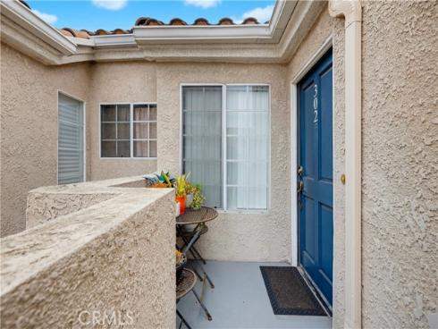 4581 Warner 302 , Huntington Beach, CA