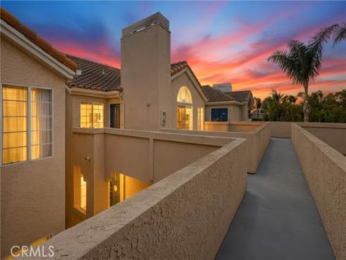 4581  Warner  302 , Huntington Beach, CA