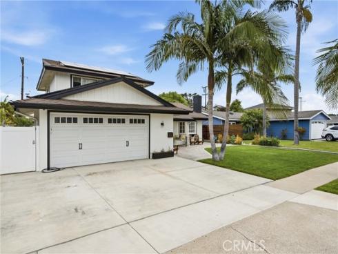 8021  Sunset   Circle, Huntington Beach, CA