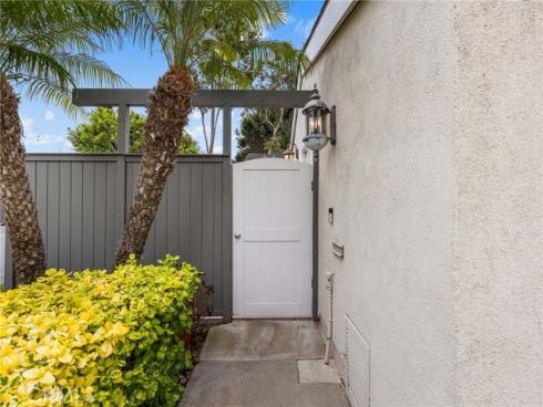 19586 Seagull Lane, Huntington Beach, CA