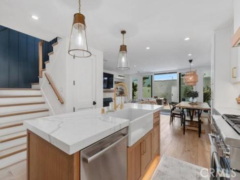 3949 Warner Avenue, Huntington Beach, CA