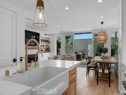 3949 Warner Avenue, Huntington Beach, CA