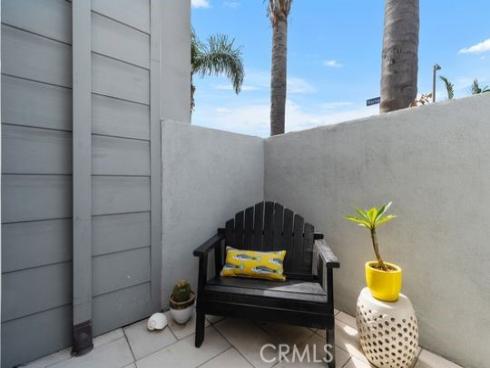 3949 Warner Avenue, Huntington Beach, CA