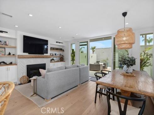 3949 Warner Avenue, Huntington Beach, CA