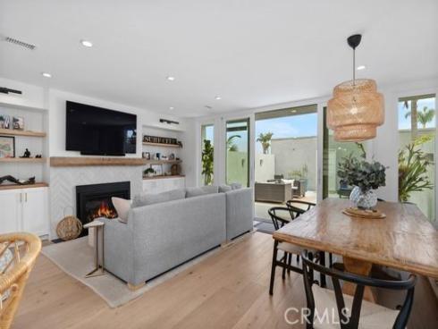 3949 Warner Avenue, Huntington Beach, CA