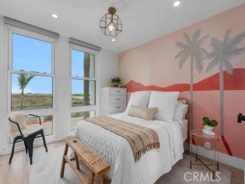 3949 Warner Avenue, Huntington Beach, CA