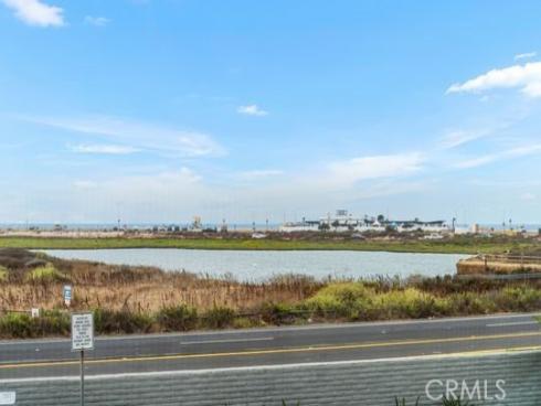 3949 Warner Avenue, Huntington Beach, CA