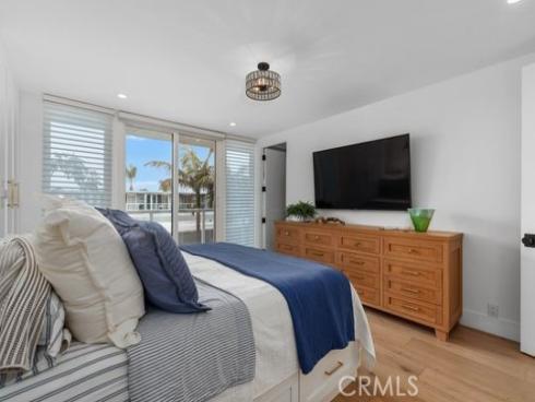 3949 Warner Avenue, Huntington Beach, CA