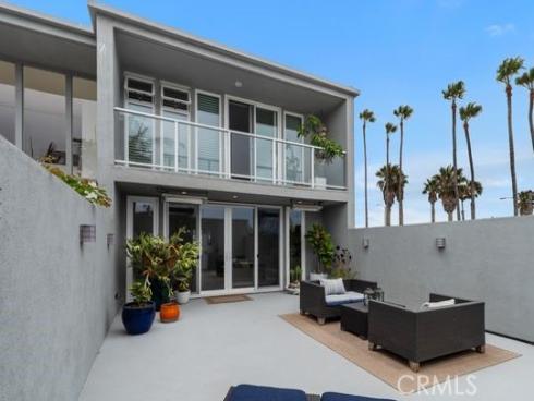 3949 Warner Avenue, Huntington Beach, CA