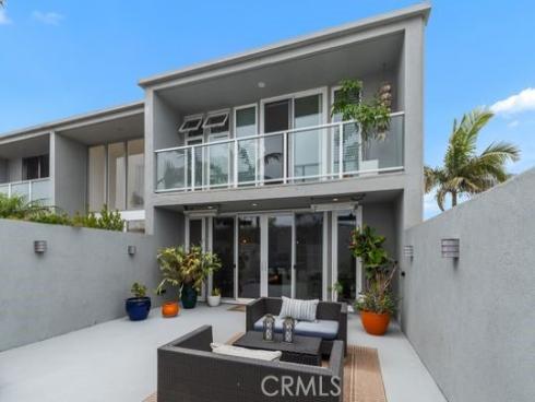 3949 Warner Avenue, Huntington Beach, CA
