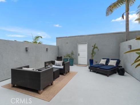 3949 Warner Avenue, Huntington Beach, CA