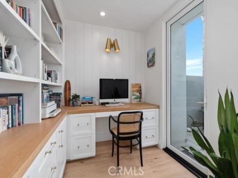 3949 Warner Avenue, Huntington Beach, CA