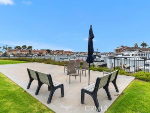 3949 Warner Avenue, Huntington Beach, CA