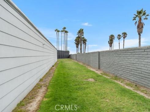3949 Warner Avenue, Huntington Beach, CA