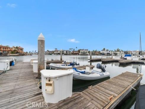 3949 Warner Avenue, Huntington Beach, CA