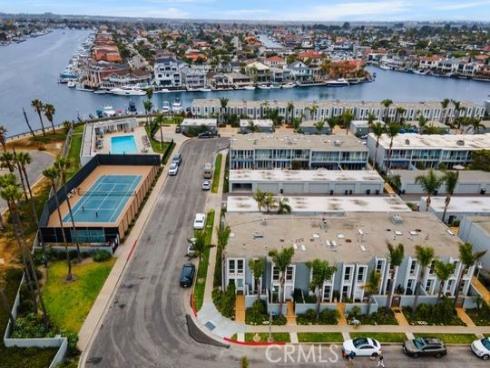 3949 Warner Avenue, Huntington Beach, CA