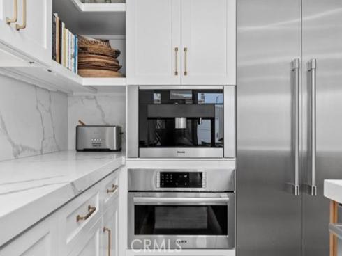 3949 Warner Avenue, Huntington Beach, CA