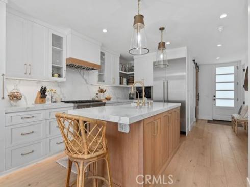 3949 Warner Avenue, Huntington Beach, CA