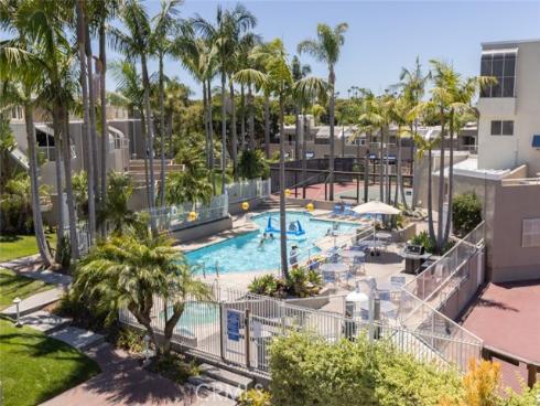16102  Fame  , Huntington Beach, CA