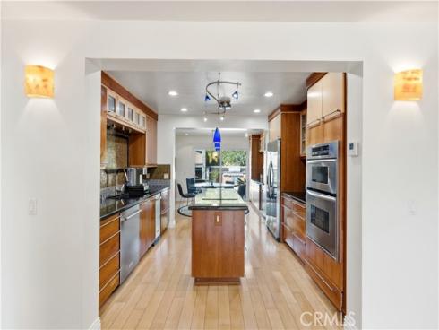 17140  Edgewater   Lane, Huntington Beach, CA
