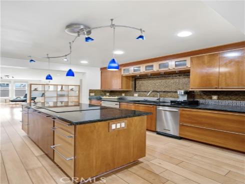 17140  Edgewater   Lane, Huntington Beach, CA