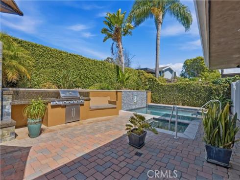 17140  Edgewater   Lane, Huntington Beach, CA