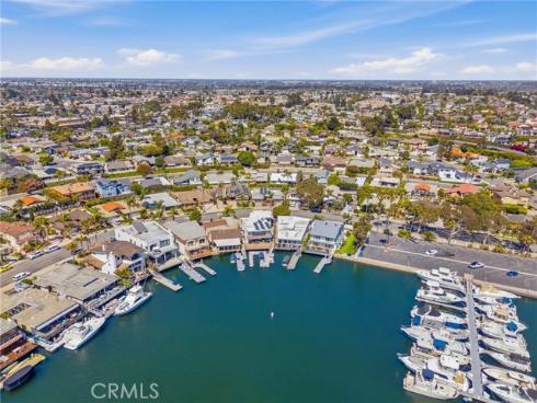 17140  Edgewater   Lane, Huntington Beach, CA