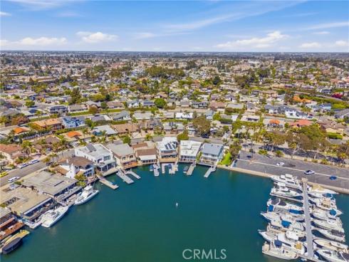 17140  Edgewater   Lane, Huntington Beach, CA
