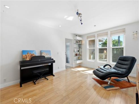 17140  Edgewater   Lane, Huntington Beach, CA