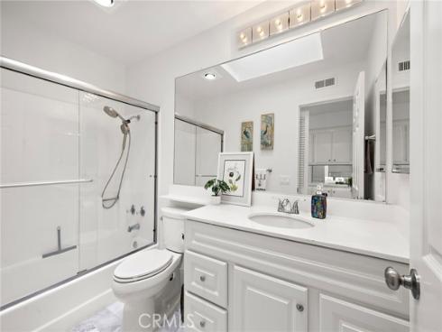 8206  Bridgepoint  206 , Huntington Beach, CA