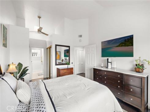 8206  Bridgepoint  206 , Huntington Beach, CA