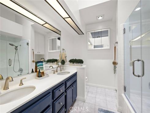 8206  Bridgepoint  206 , Huntington Beach, CA