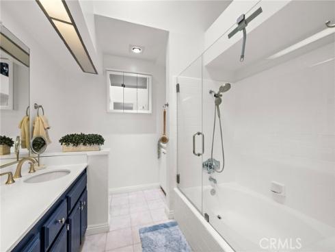 8206  Bridgepoint  206 , Huntington Beach, CA