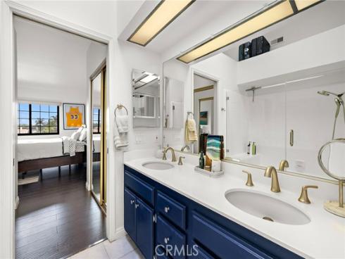 8206  Bridgepoint  206 , Huntington Beach, CA