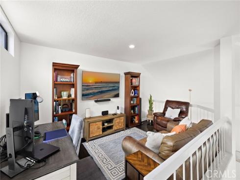 8206  Bridgepoint  206 , Huntington Beach, CA
