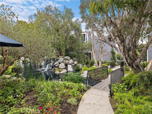 8206  Bridgepoint  206 , Huntington Beach, CA