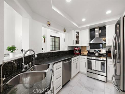8206  Bridgepoint  206 , Huntington Beach, CA