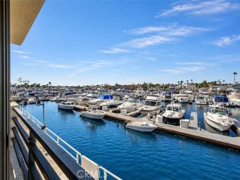 4167 Warner 105 Avenue, Huntington Beach, CA