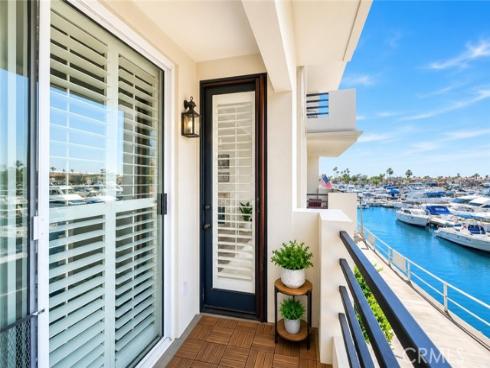 4167 Warner 105 Avenue, Huntington Beach, CA